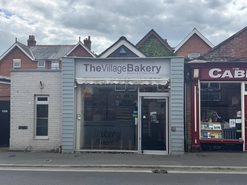 Lot: 106 - FREEHOLD TOWN CENTRE COMMERCIAL PREMISES - Side street view
